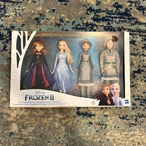 Frozen Doll Set